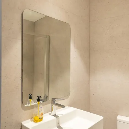 2 Bedroom Appartement *